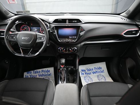 Used 2023 Chevrolet TrailBlazer RS w/ Sun and Liftgate Package image 23
