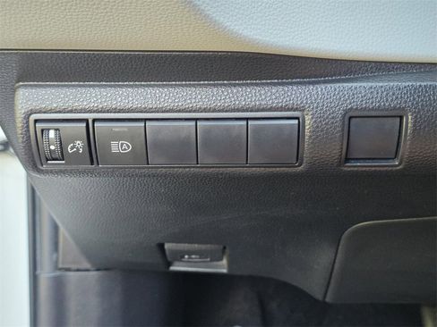 Used 2020 Toyota Corolla SE image 22