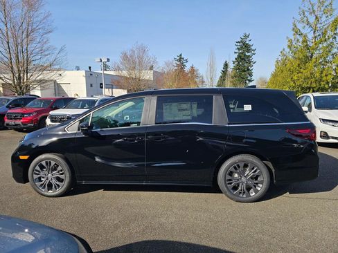 New 2026 Honda Odyssey Touring image 5