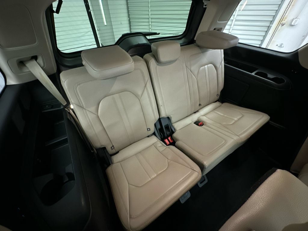 Used 2024 Ford Expedition Limited AWD/4WD image 19