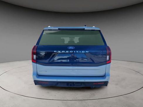 Used 2025 Ford Expedition Active AWD/4WD image 7