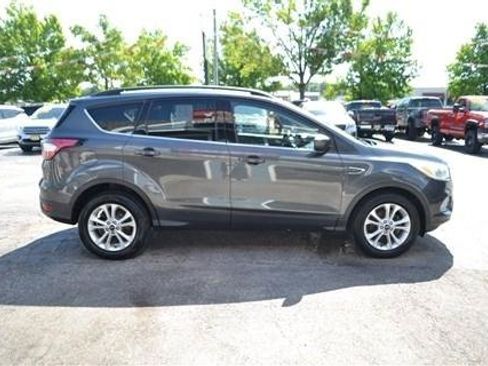 Used 2018 Ford Escape SE w/ SE Sync 3 Package FWD image 5