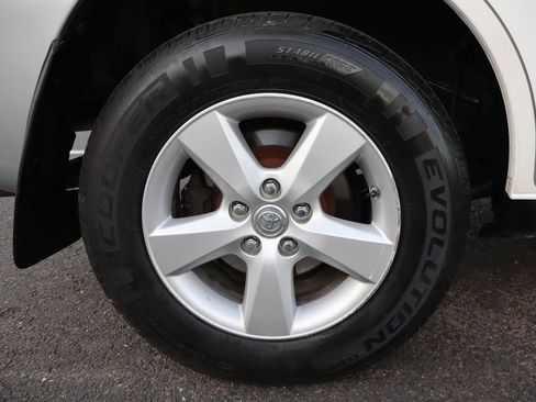 Used 2005 Toyota RAV4 4WD image 41