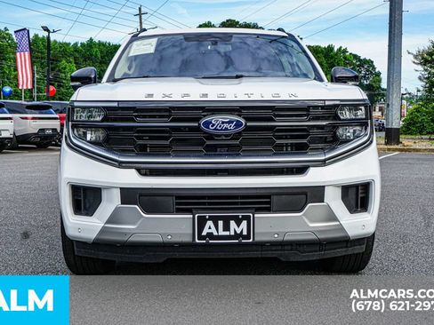 Used 2025 Ford Expedition Platinum AWD/4WD image 9