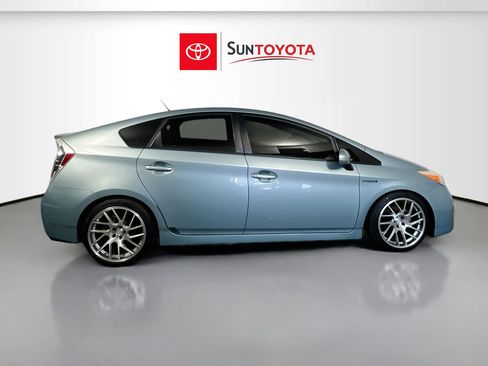 Used 2015 Toyota Prius Two image 2