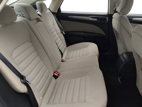 Used 2018 Ford Fusion S FWD image 19