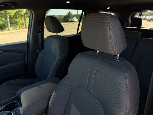 Used 2025 Honda Pilot Sport image 12