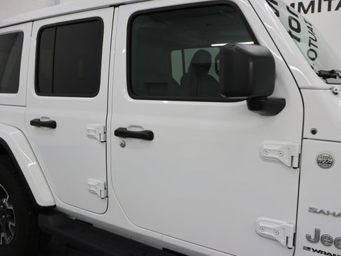 Used 2024 Jeep Wrangler Unlimited Sahara w/ Technology Group AWD/4WD image 23