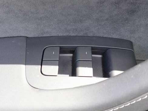 Used 2024 Tesla Model Y Long Range image 38