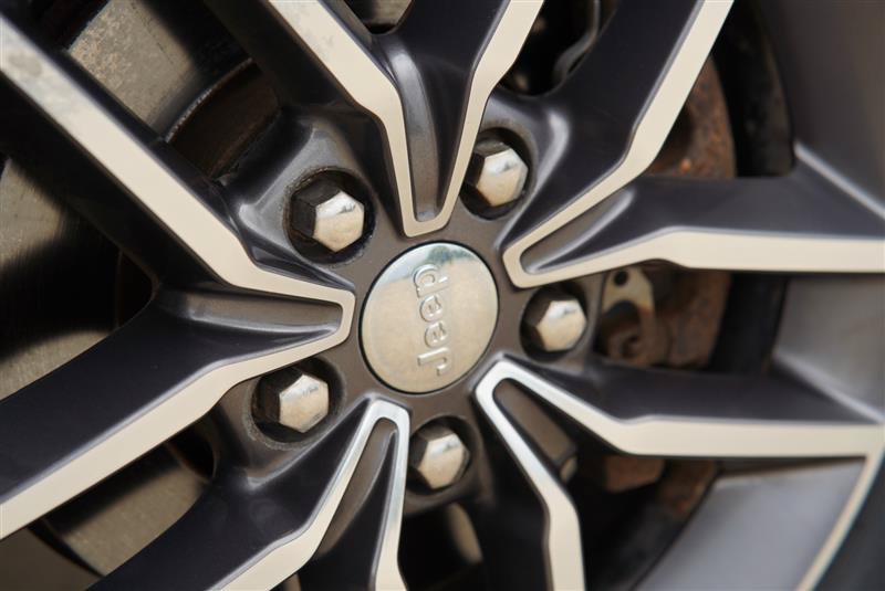Used 2018 Jeep Grand Cherokee Limited AWD/4WD image 12