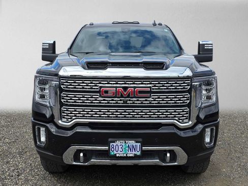 Used 2022 GMC Sierra 3500 Denali w/ Denali Black Diamond Edition AWD/4WD image 9