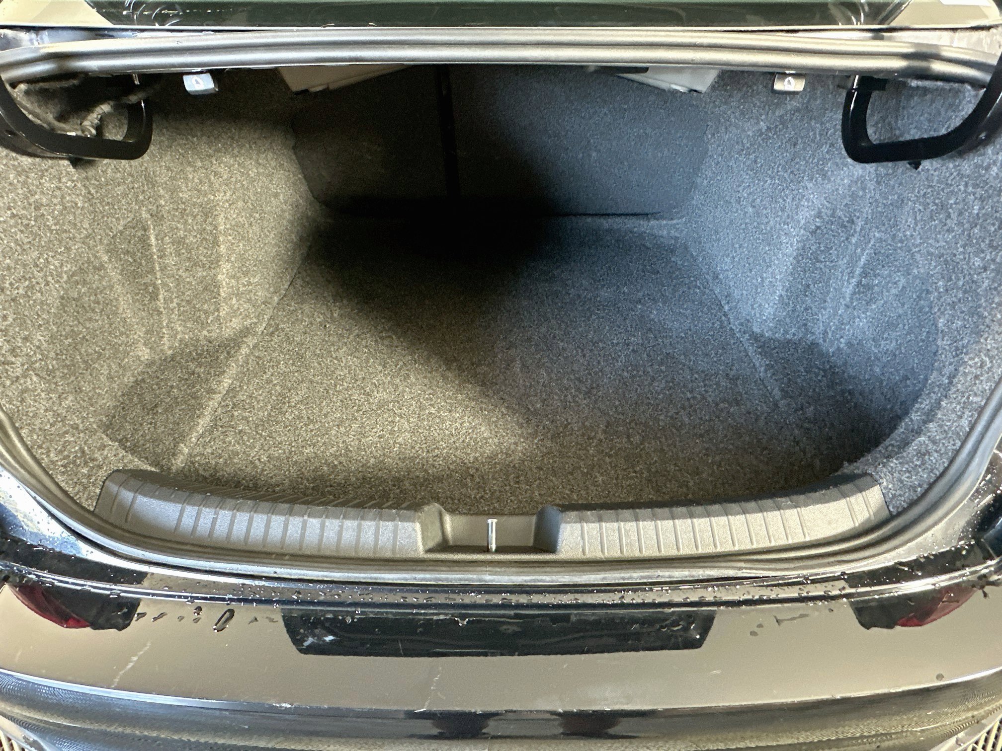 Used 2025 Volkswagen Jetta SE FWD image 28
