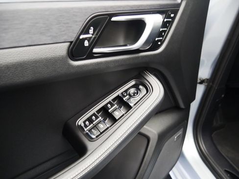 Used 2023 Porsche Macan GTS AWD/4WD image 17