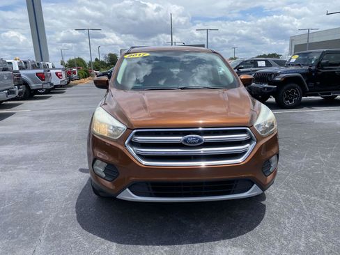 Certified 2017 Ford Escape SE FWD image 2