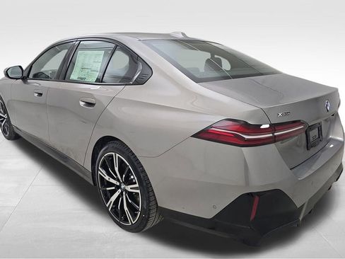 New 2026 BMW 530i xDrive w/ M Sport Package image 7