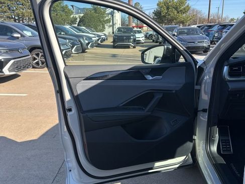 New 2026 Volkswagen Tiguan SE R-Line AWD/4WD image 12