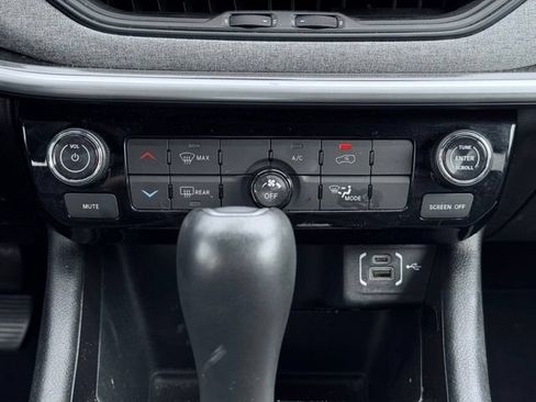 Used 2024 Jeep Compass Latitude AWD/4WD image 36
