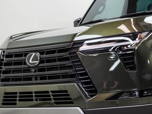 Used 2024 Lexus GX 550 AWD/4WD image 2