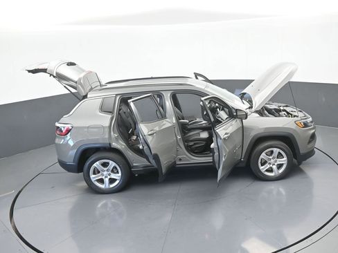 Used 2023 Jeep Compass Latitude AWD/4WD image 65