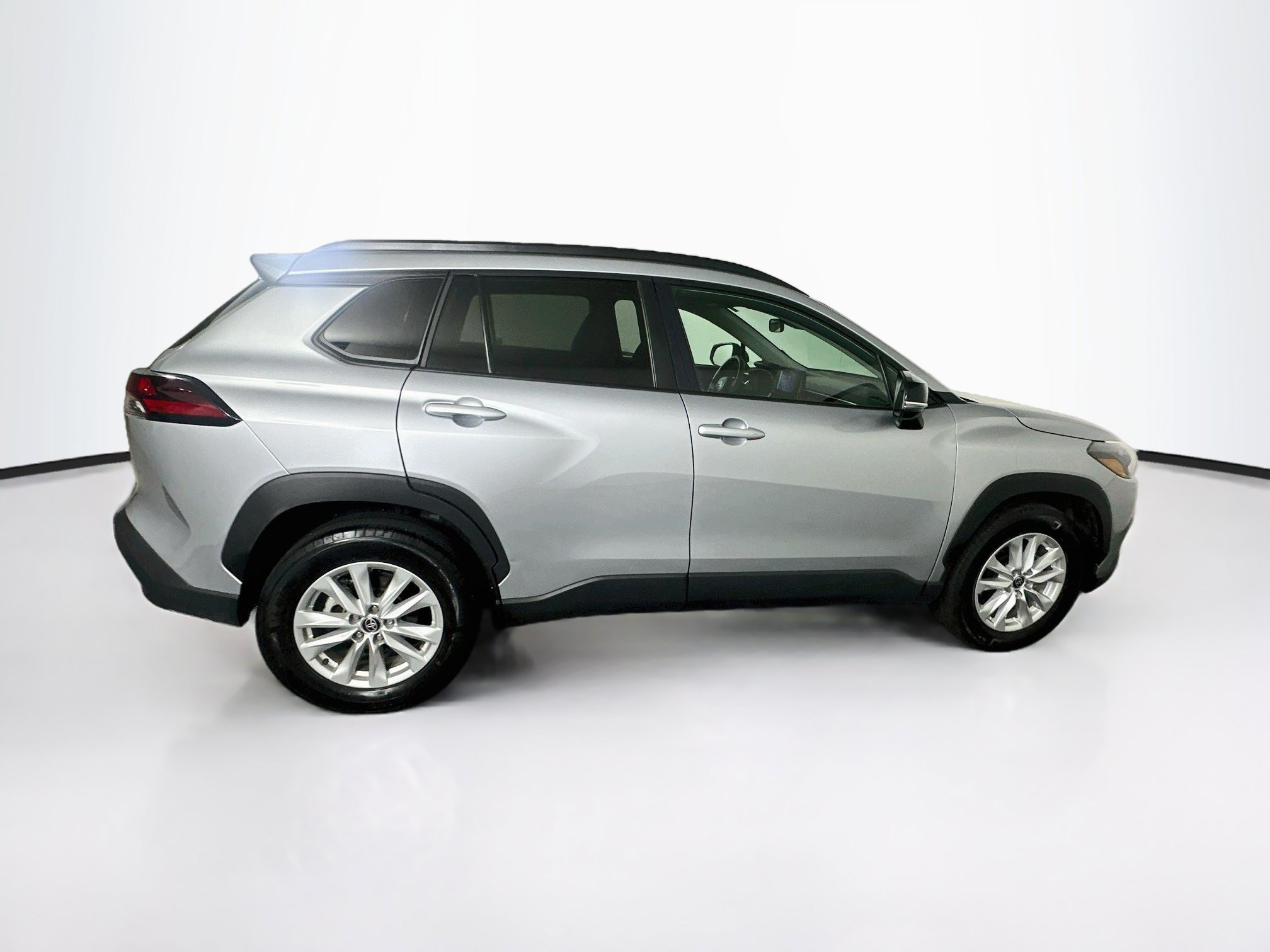 Used 2026 Toyota Corolla Cross LE FWD image 10