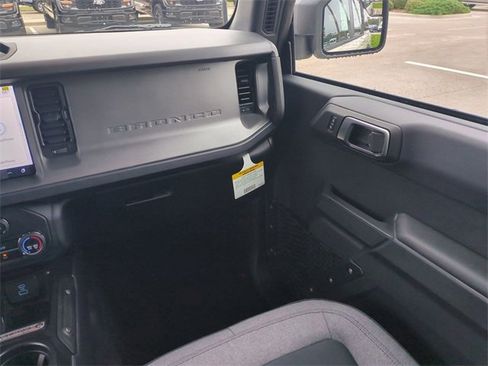 New 2025 Ford Bronco 4-Door image 16