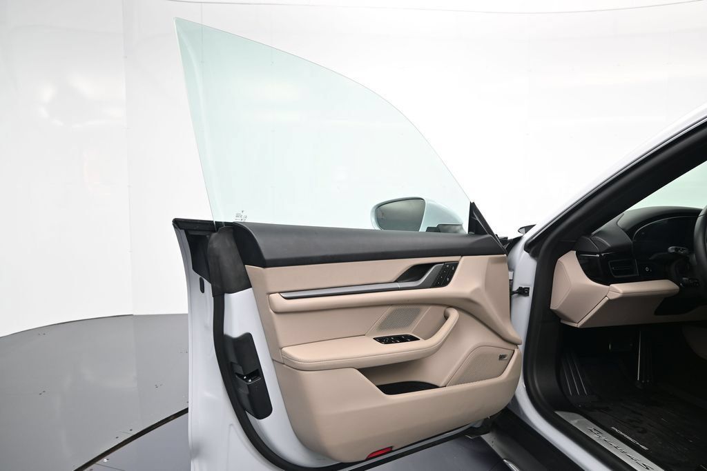 Certified 2025 Porsche Taycan 4S AWD/4WD image 17