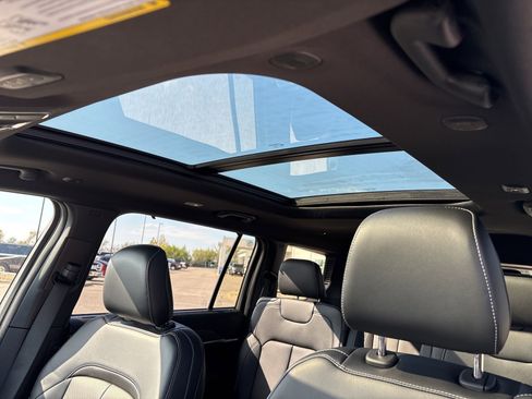 New 2025 Jeep Grand Cherokee L Limited w/ Luxury Tech Group II image 9