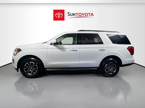 Used 2024 Ford Expedition XLT RWD image 7