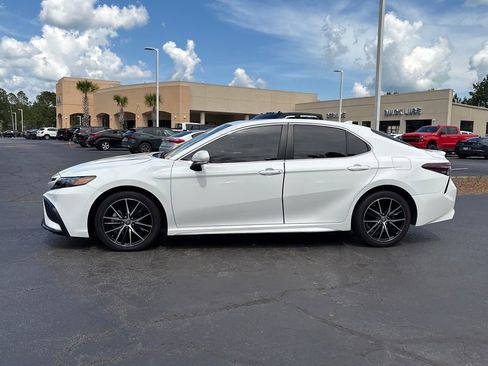 Used 2024 Toyota Camry SE w/ Convenience Package FWD image 2