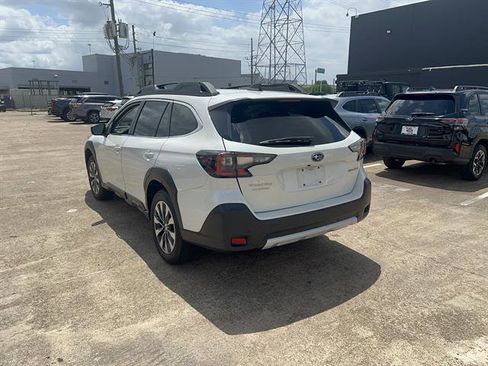 Used 2023 Subaru Outback Limited image 7