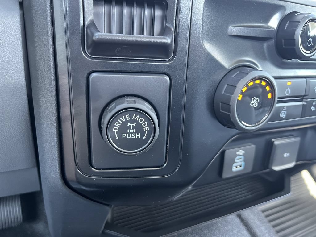 New 2025 Ford F250 XL w/ F-250 >10K GVWR Package RWD image 23