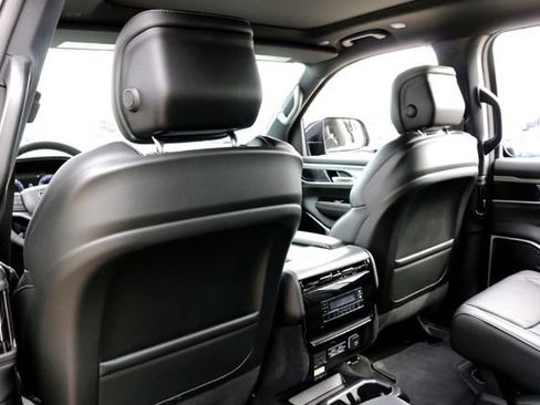 New 2026 Jeep Grand Wagoneer 4WD w/ Premium Group I image 17