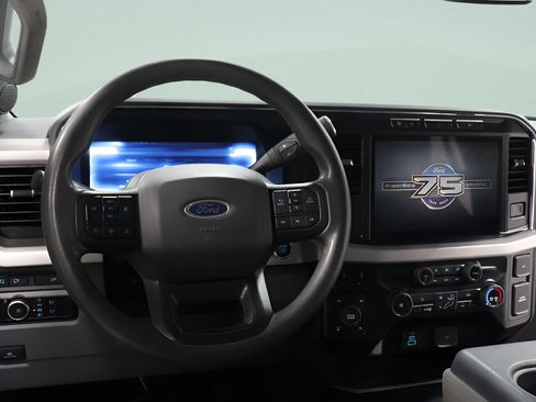 Used 2023 Ford F250 XLT w/ XLT Premium Package AWD/4WD image 9