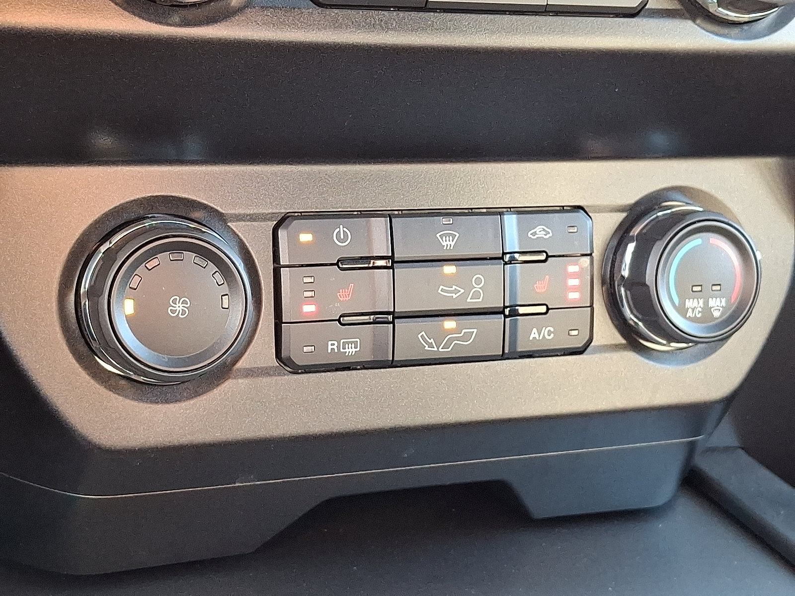 Used 2020 Ford F150 XLT w/ Equipment Group 302A Luxury AWD/4WD image 16
