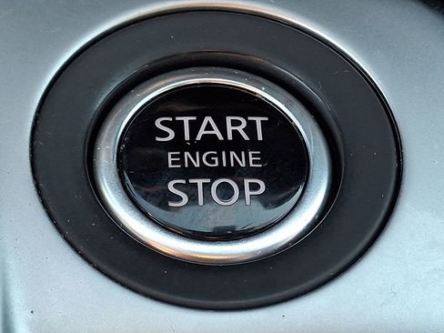 Used 2023 Nissan Sentra SR w/ SR Premium Package image 24