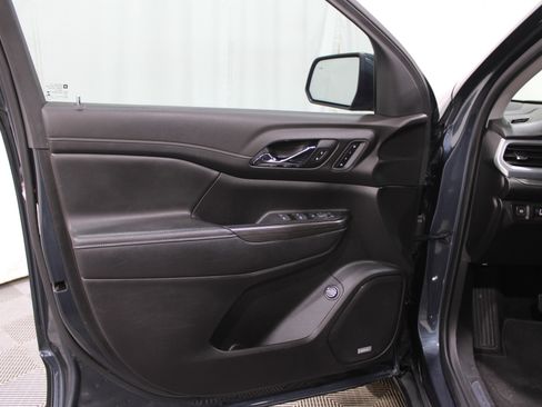 Used 2019 GMC Acadia SLT image 6