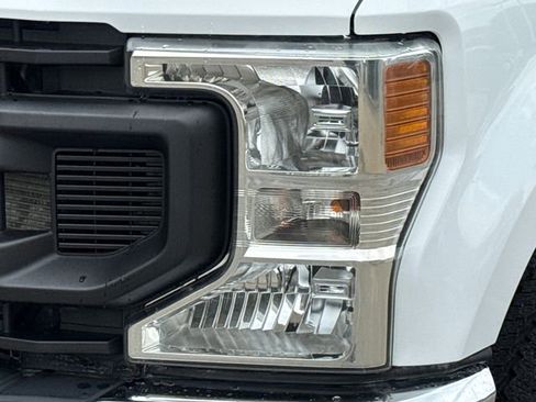 Used 2022 Ford F250 XL w/ Power Equipment Group AWD/4WD image 4
