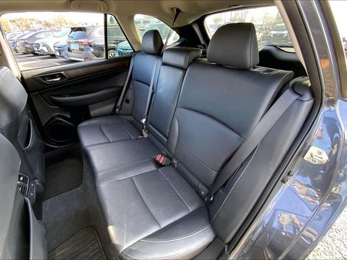 Used 2017 Subaru Outback 3.6R Limited image 19