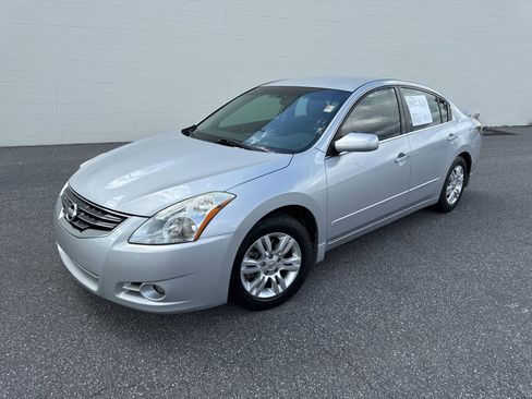 Used 2012 Nissan Altima 2.5 S w/ Special Edition Pkg FWD image 1
