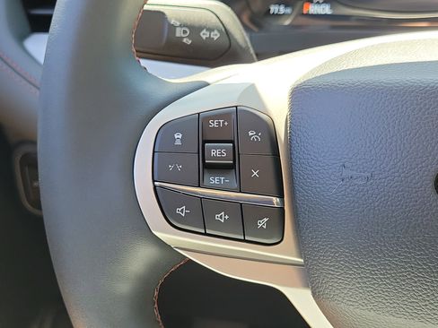 Used 2026 Ford Explorer Active w/ Active Comfort Package image 24