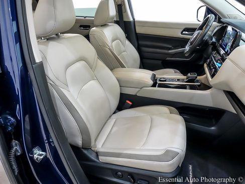 Used 2023 Nissan Pathfinder SL w/ SL Premium Package AWD/4WD image 36