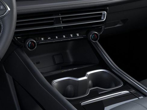 New 2025 Chevrolet Traverse LT w/ Driver Confidence Package image 23