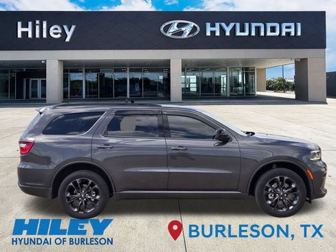 Used 2024 Dodge Durango SXT w/ SXT Blacktop Group AWD/4WD image 3