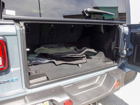 Used 2024 Jeep Wrangler Unlimited image 25