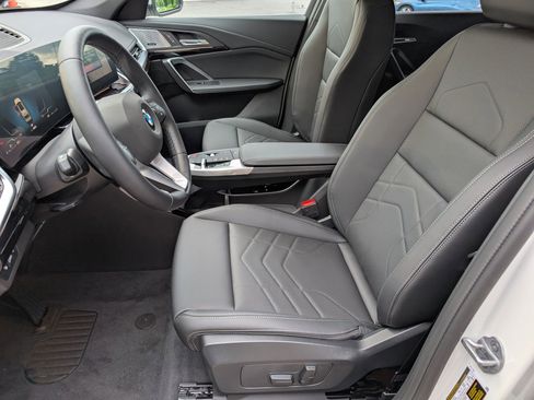 Used 2025 BMW X1 xDrive28i w/ Premium Package AWD/4WD image 5