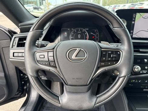 Used 2022 Lexus ES 350 Ultra Luxury w/ Accessory Package 2 image 28