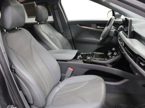 Used 2022 Lincoln Nautilus Reserve image 26