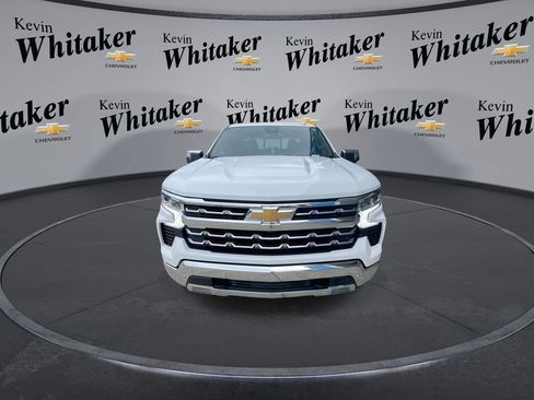 Used 2025 Chevrolet Silverado 1500 LTZ AWD/4WD image 3