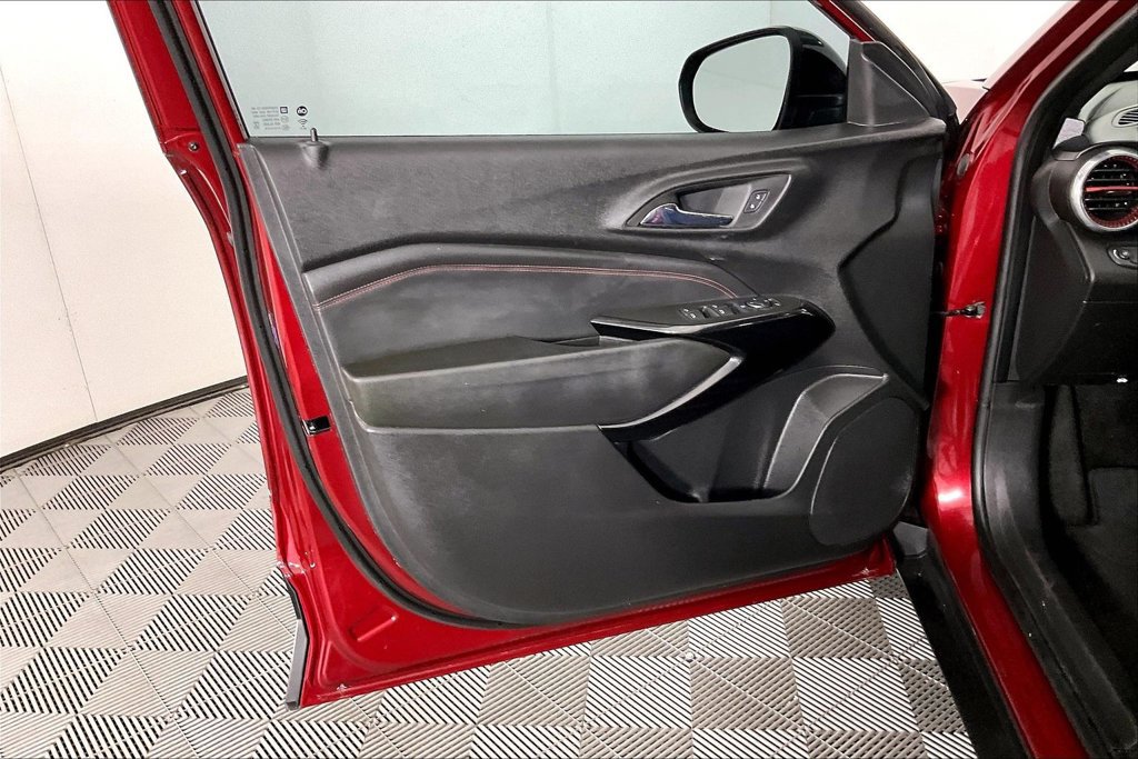 Used 2024 Chevrolet Trax RS FWD image 19