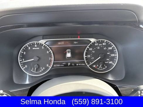 Used 2022 Nissan Pathfinder SL AWD/4WD image 24